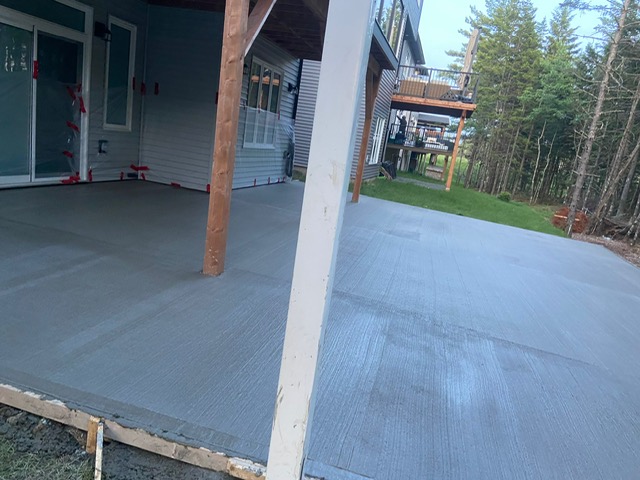 Concrete slab meeting residential foundation wall, poured by A2Z Creteworks